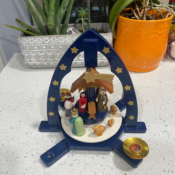 Holiday | Table Pyramid Birthday Of Christ In Blue Pyramid Handmade ...
